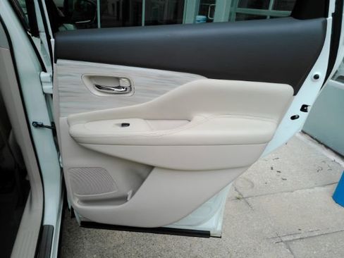Used 2018 Nissan Murano SL w/ Moonroof Package AWD/4WD image 23