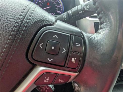 Used 2019 Toyota Highlander Limited image 16