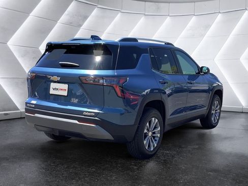 Used 2025 Chevrolet Equinox LT w/ Convenience Package II FWD image 4