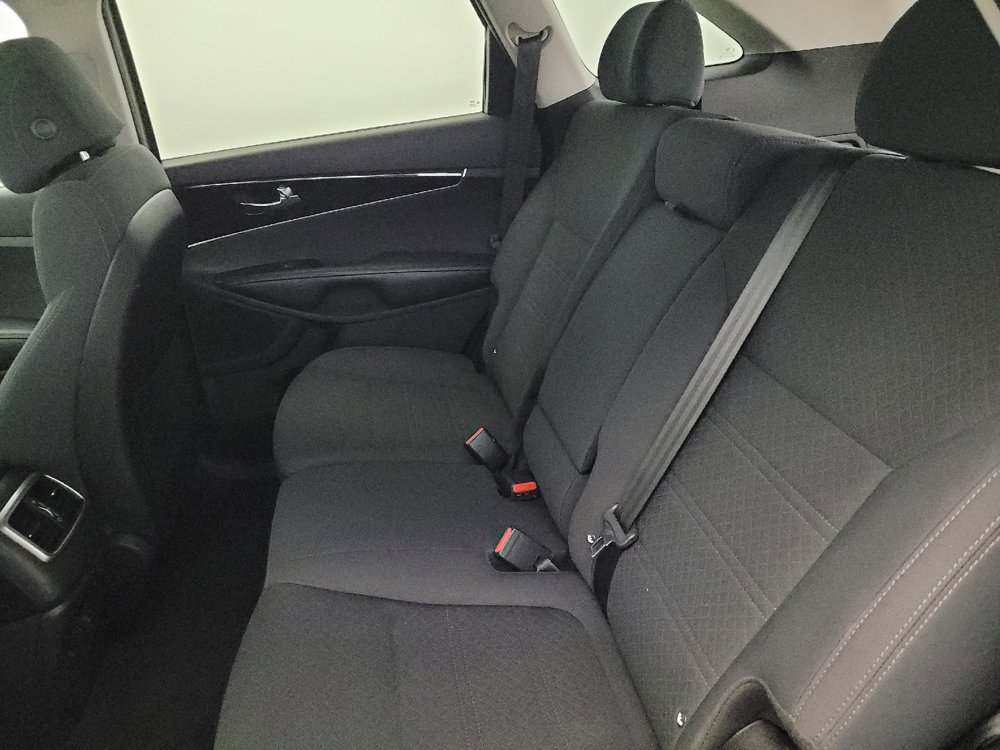Used 2017 Kia Sorento AWD image 18