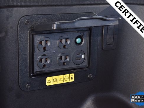 Used 2023 Ford F150 Lightning Lariat image 41