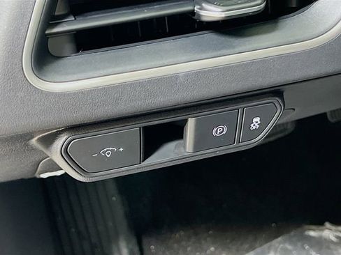 New 2025 Kia K4 LX image 10