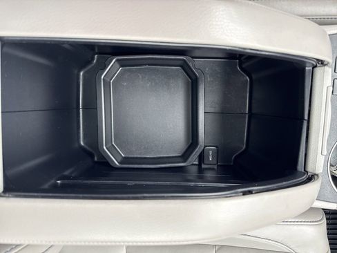 Used 2018 Toyota Highlander XLE AWD/4WD image 34