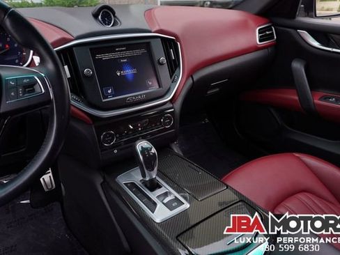 Used 2015 Maserati Ghibli image 18