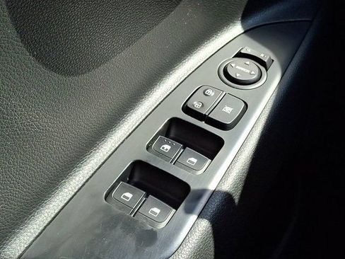 Used 2018 Kia Rio S FWD image 28