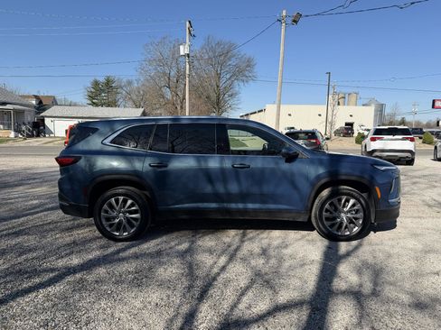 Used 2025 Buick Enclave Preferred AWD/4WD image 6