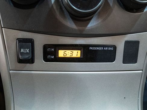 Used 2011 Toyota Corolla LE image 18