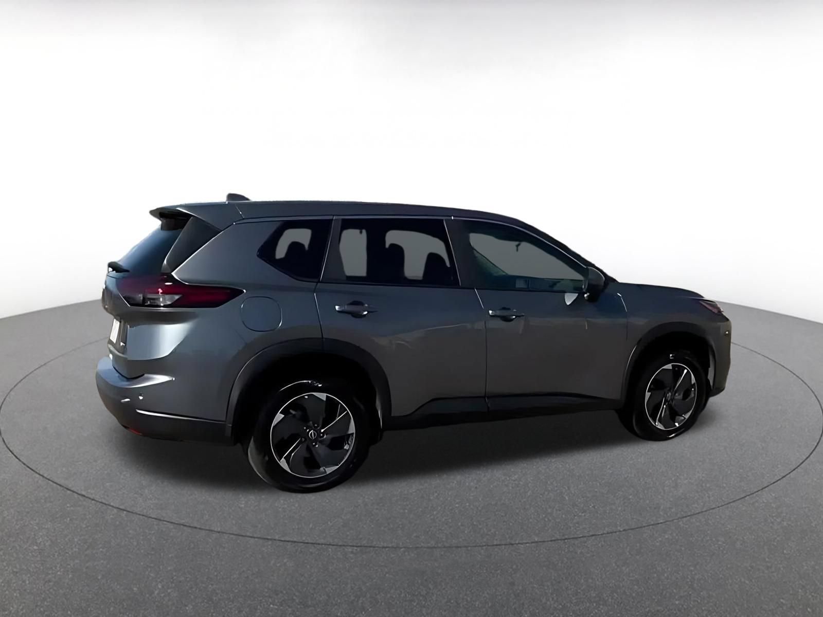 Used 2025 Nissan Rogue SV AWD/4WD image 14