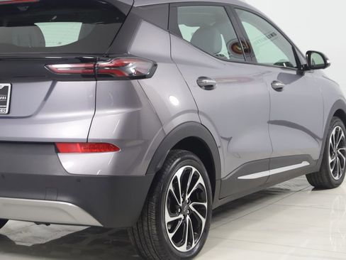 Used 2023 Chevrolet Bolt EUV Premier image 41