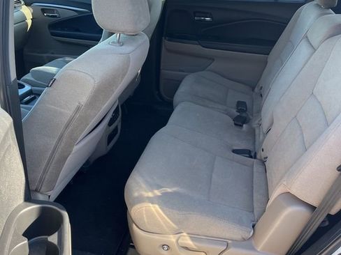Used 2020 Honda Pilot EX image 6