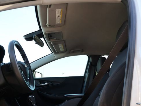 Used 2018 Chevrolet Malibu LT image 36