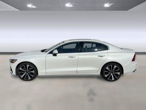 Used 2026 Volvo XC40 B5 Plus w/ Protection Package Premier AWD/4WD image 2