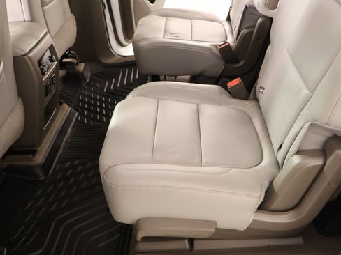 Used 2021 Chevrolet Traverse Premier w/ LPO, Floor Liner Package AWD/4WD image 14