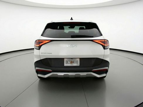 Used 2025 Kia Sportage LX image 7