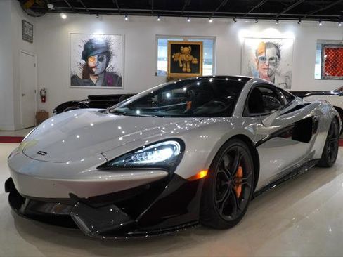 Used 2017 McLaren 570S Coupe image 3