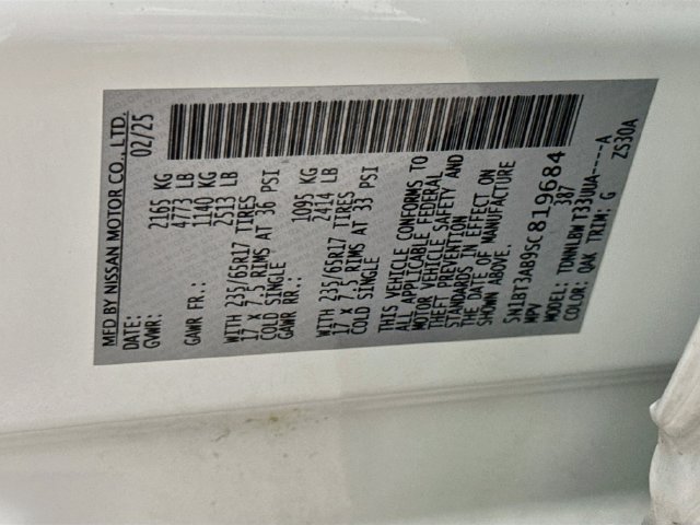 Used 2025 Nissan Rogue S AWD/4WD image 29