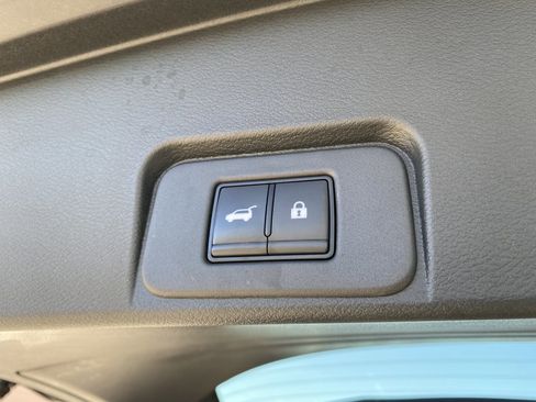 Used 2023 Nissan Rogue SL w/ SL Premium Package image 14