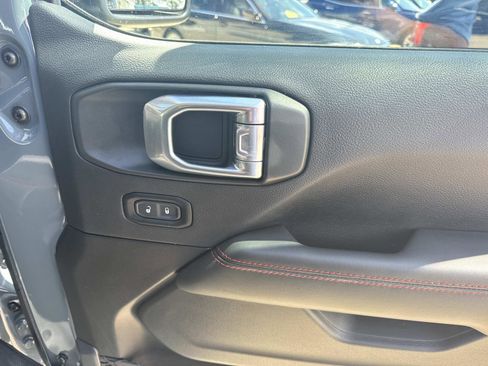 Used 2024 Jeep Gladiator Rubicon w/ Convenience Group image 14