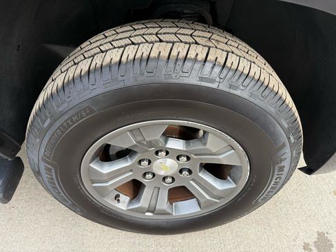 Used 2016 Chevrolet Suburban LT AWD/4WD image 40