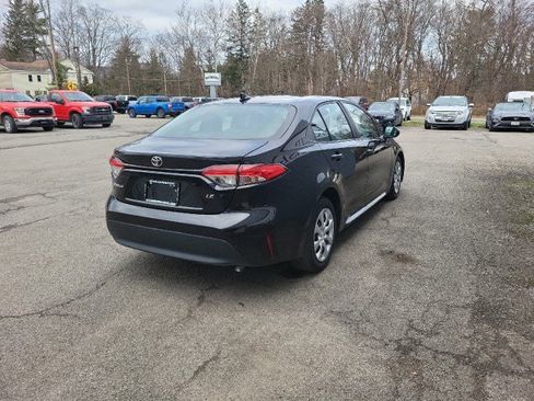 Used 2023 Toyota Corolla LE image 6