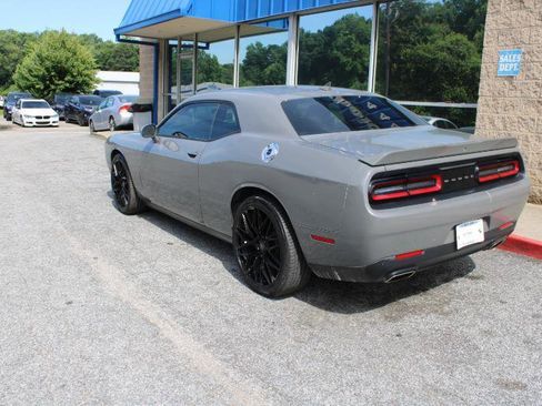 Used 2018 Dodge Challenger SXT w/ Sound Group RWD image 4