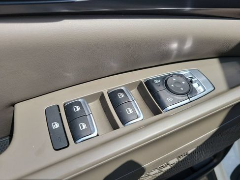 Certified 2025 Kia Carnival FWD image 16