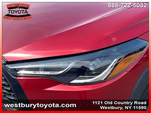Used 2022 Toyota Corolla Cross LE w/ Moonroof Package image 12