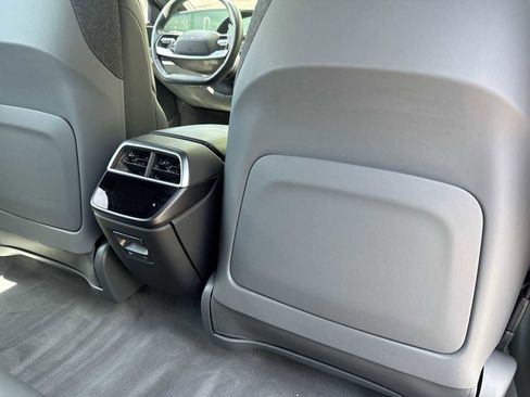 Used 2024 Lucid Air Pure RWD image 16