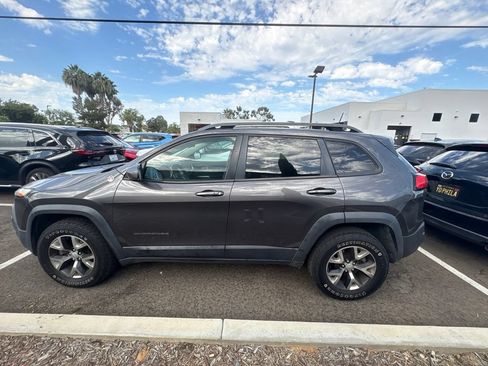 Used 2018 Jeep Cherokee Trailhawk w/ Quick Order Package 27L AWD/4WD image 9