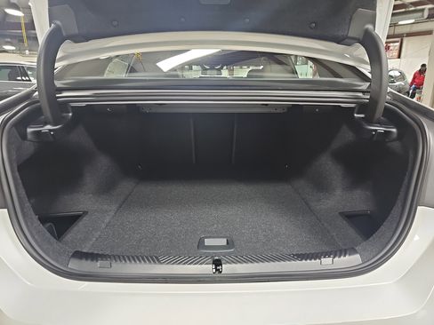 New 2026 BMW i5 eDrive40 w/ Premium Package image 13