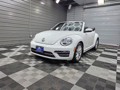 Used 2018 Volkswagen Beetle 2.0T SE FWD image 40