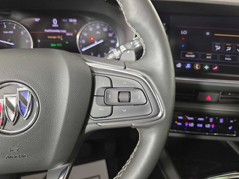 Used 2023 Buick Envision Essence image 17