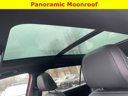 Used 2024 Volkswagen Tiguan SEL R-Line image 9