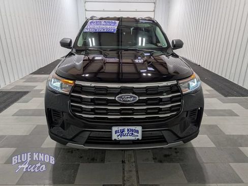 Used 2025 Ford Explorer Active AWD/4WD image 6