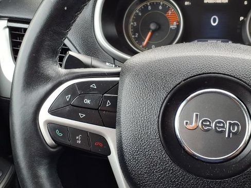 Used 2016 Jeep Cherokee Trailhawk w/ Leather Interior Group AWD/4WD image 21