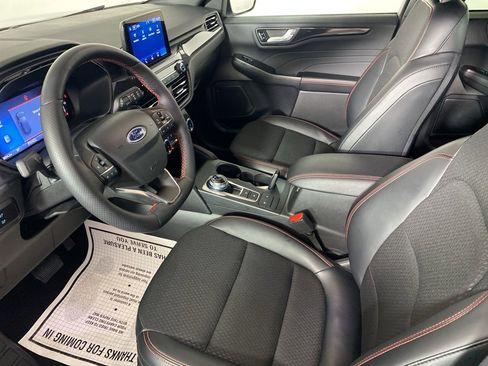 Used 2025 Ford Escape ST-Line w/ Cold Weather Package image 17