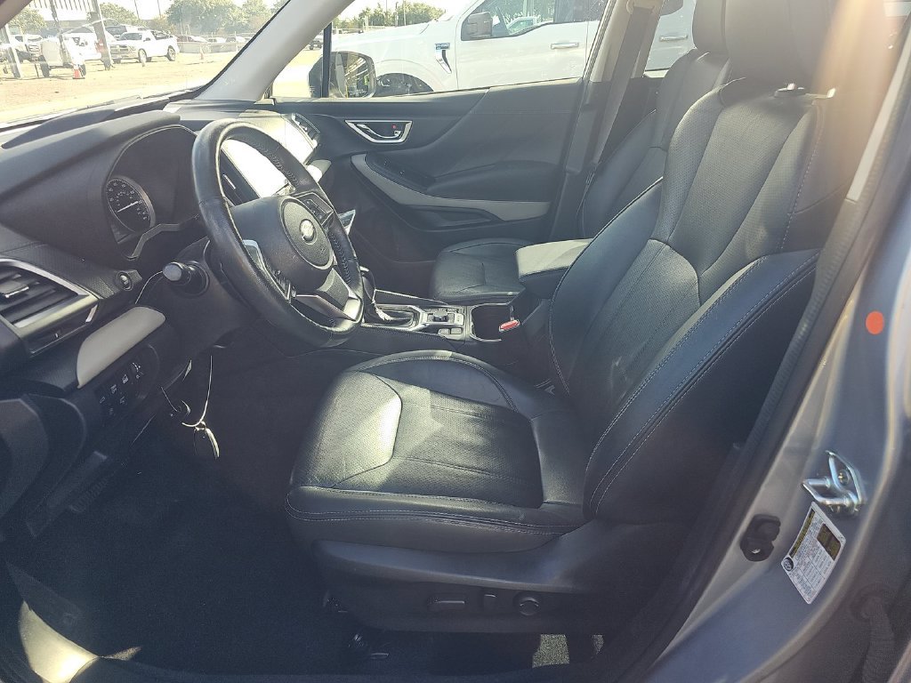 Used 2023 Subaru Forester Limited AWD/4WD image 2