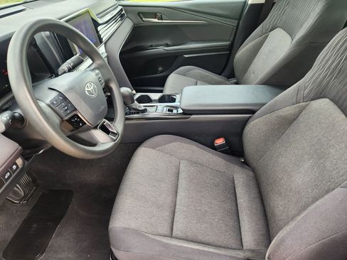Used 2025 Toyota Camry LE FWD image 16