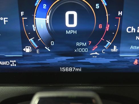 Used 2025 Chevrolet Traverse High Country w/ LPO, Floor Liner Package AWD/4WD image 27