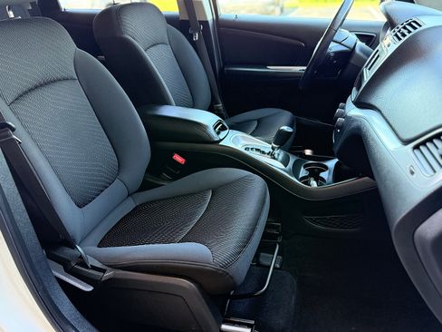 Used 2018 Dodge Journey SE w/ Connectivity Group FWD image 33