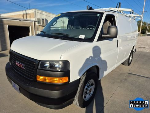 Used 2024 GMC Savana 2500 w/ Driver Convenience Package image 3