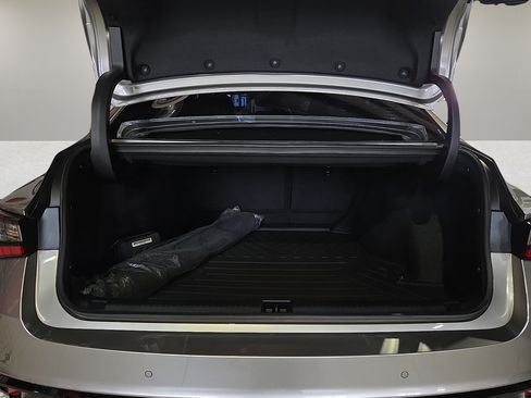 Used 2023 Lexus IS 350 F Sport RWD image 13