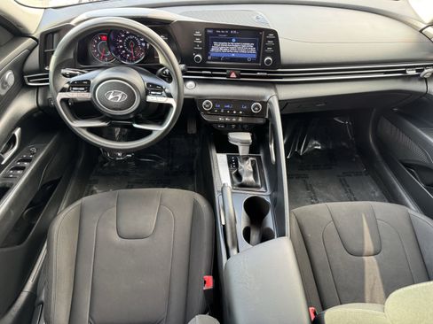 Used 2022 Hyundai Elantra SEL image 13