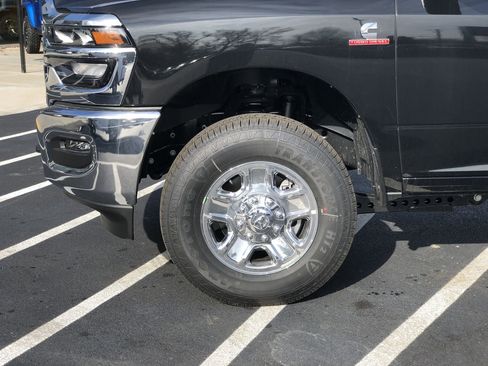 New 2026 RAM 2500 Tradesman w/ Chrome Appearance Group image 10