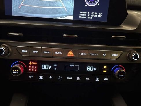 Certified 2024 Kia Telluride LX image 18