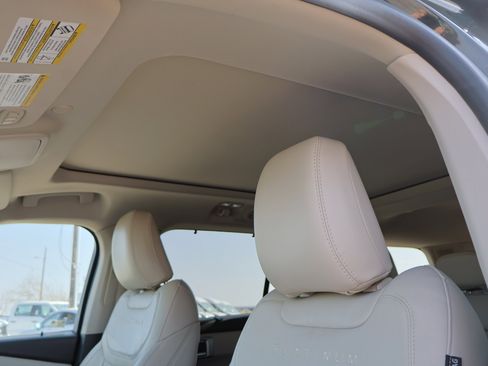 Used 2022 Ford Explorer Platinum w/ Equipment Group 601A image 15