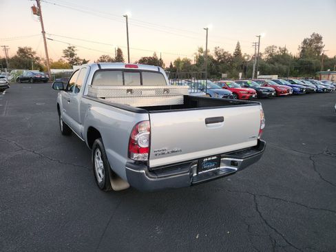 Used 2012 Toyota Tacoma 2WD Access Cab image 3