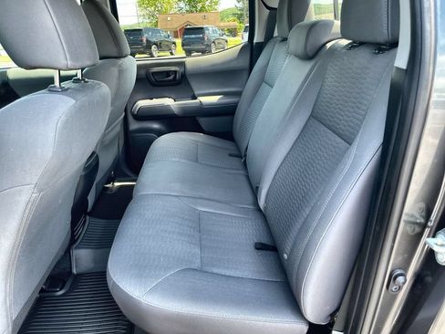 Used 2019 Toyota Tacoma SR5 AWD/4WD image 21