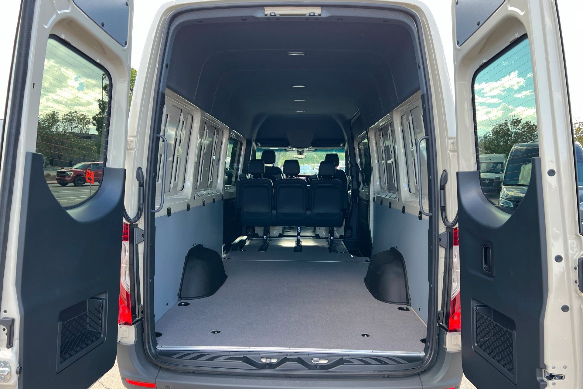 New 2026 Mercedes-Benz Sprinter 2500 image 18