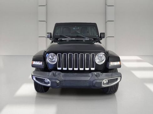 Used 2019 Jeep Wrangler Unlimited Sahara AWD/4WD image 3
